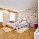 Idassa Atrium Gostinjska kuća 4*