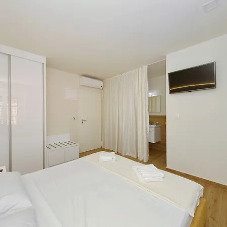 Konukevi Idassa Atrium 4*
