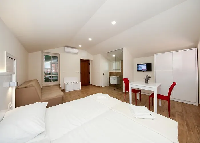 Konukevi Idassa Atrium 4*